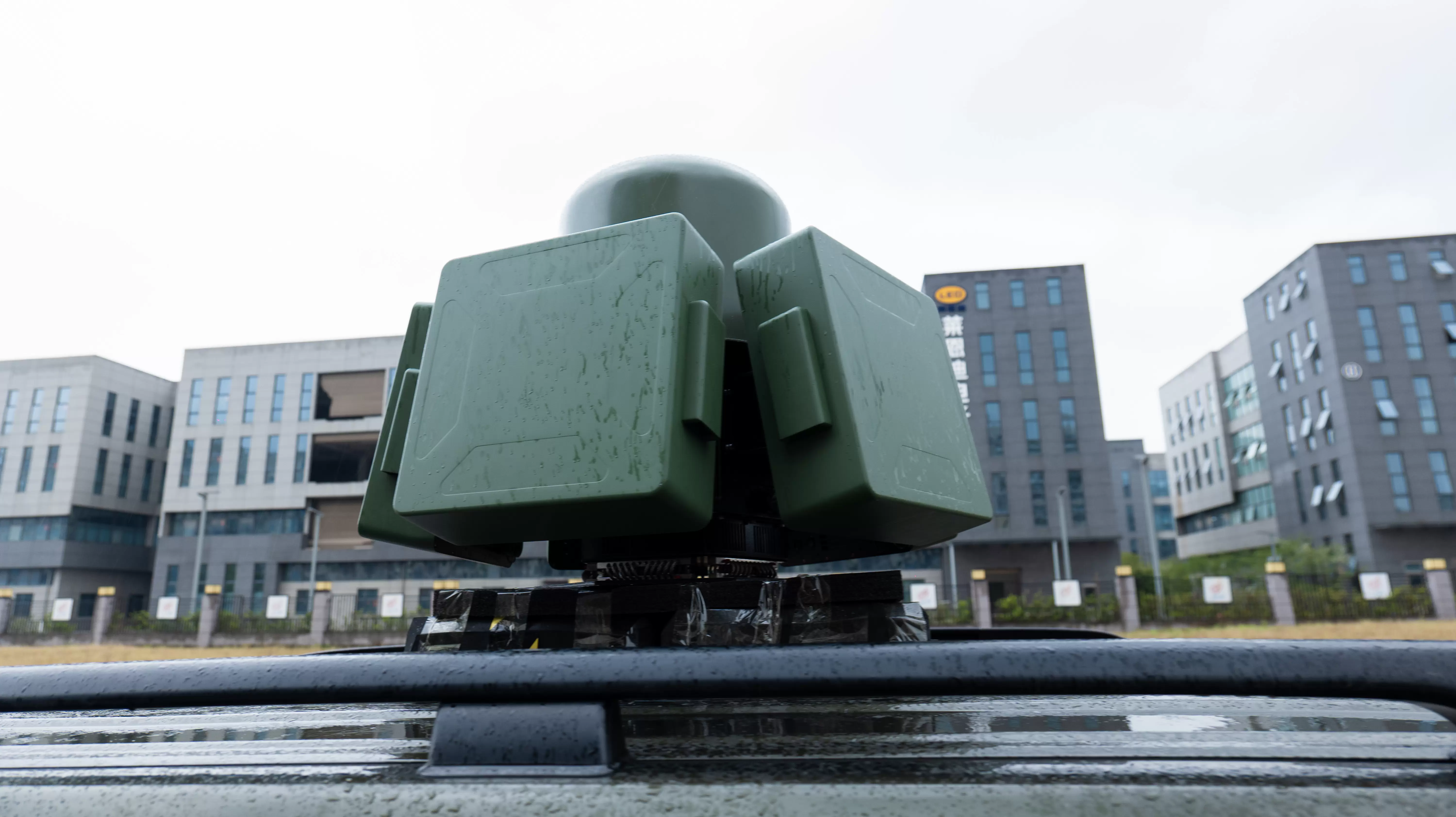 DR100-AB Fahrzeugmontiertes Drohnenerkennungs- und Störgerät