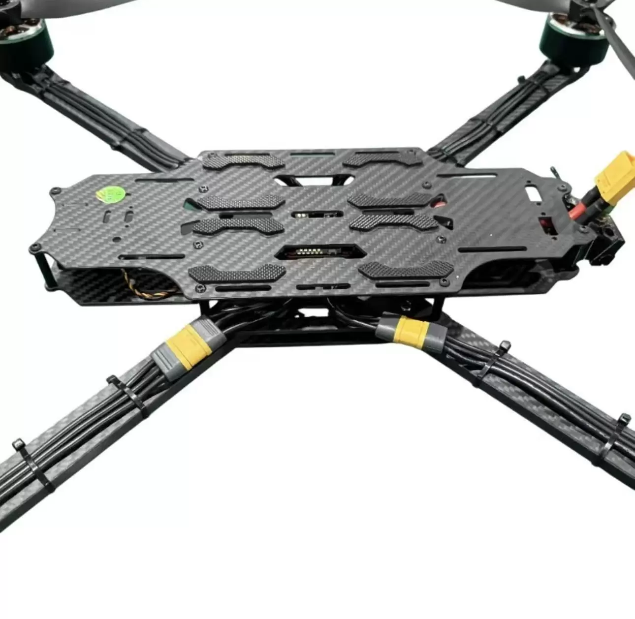 15-Zoll-FPV-Drohne mit KI-Steuerung und Glasfaser&uuml;bertragung